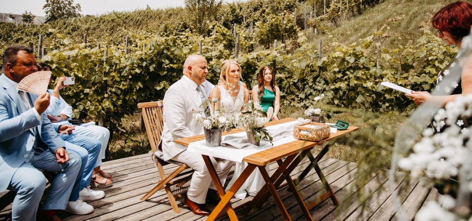 Hochzeit im engsten Familienkreis: Romantisch feiern im Weingarten-Resort, Bild 1/1